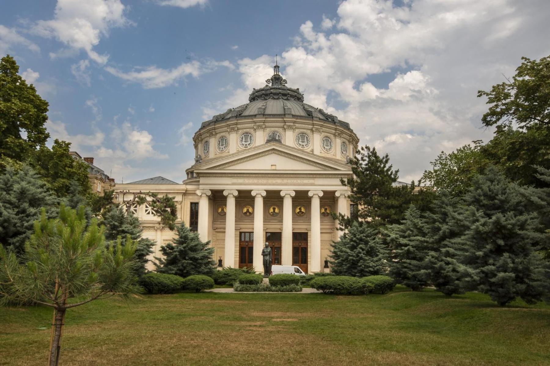 Athenaeum Spacious& Cozy 1Br Prime Location W Balcony Бухарест Экстерьер фото