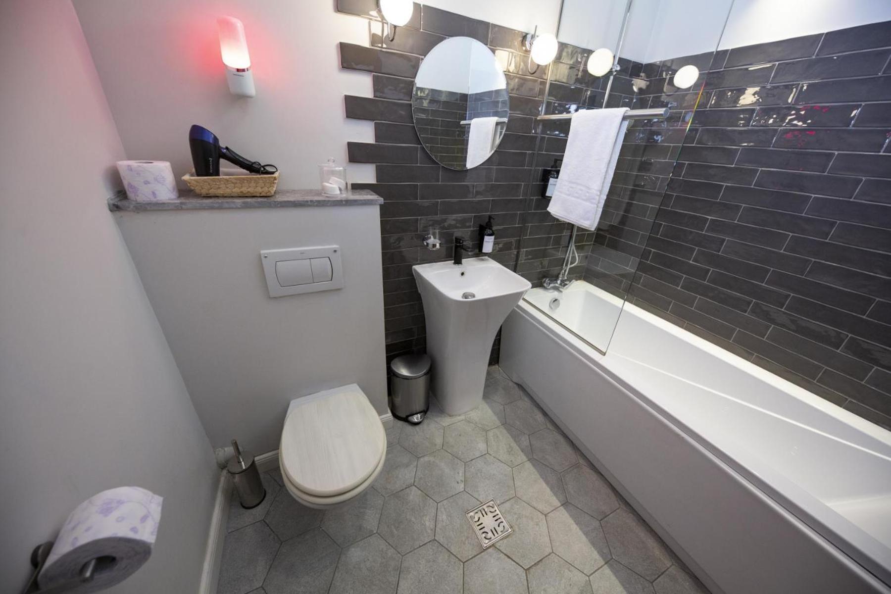 Athenaeum Spacious& Cozy 1Br Prime Location W Balcony Бухарест Экстерьер фото
