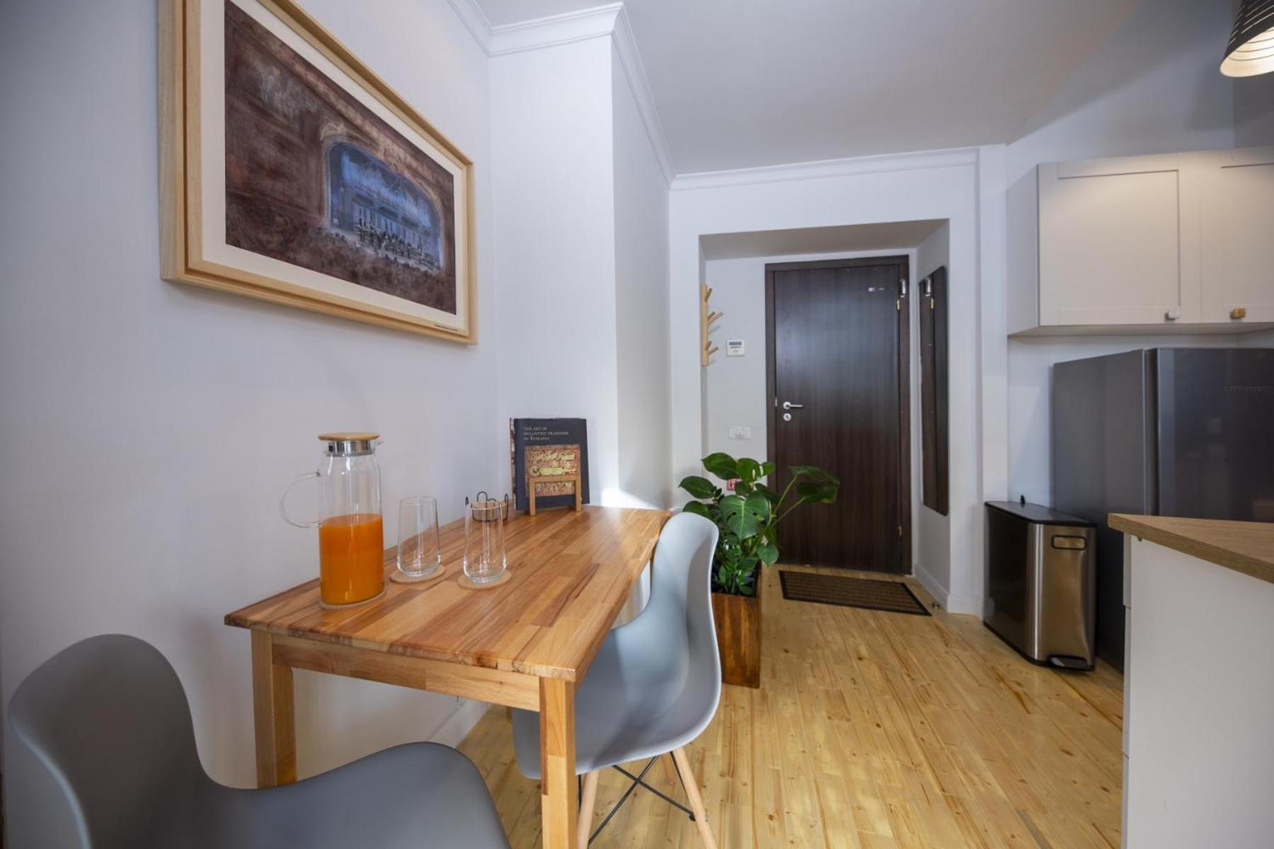 Athenaeum Spacious& Cozy 1Br Prime Location W Balcony Бухарест Экстерьер фото