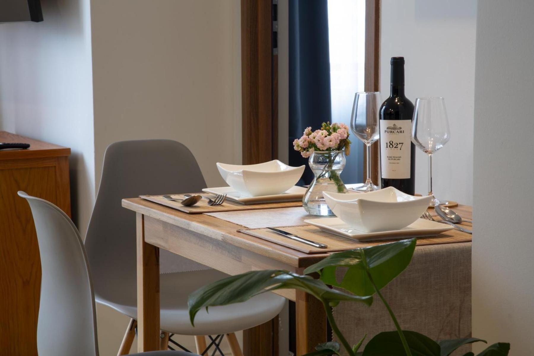 Athenaeum Spacious& Cozy 1Br Prime Location W Balcony Бухарест Экстерьер фото