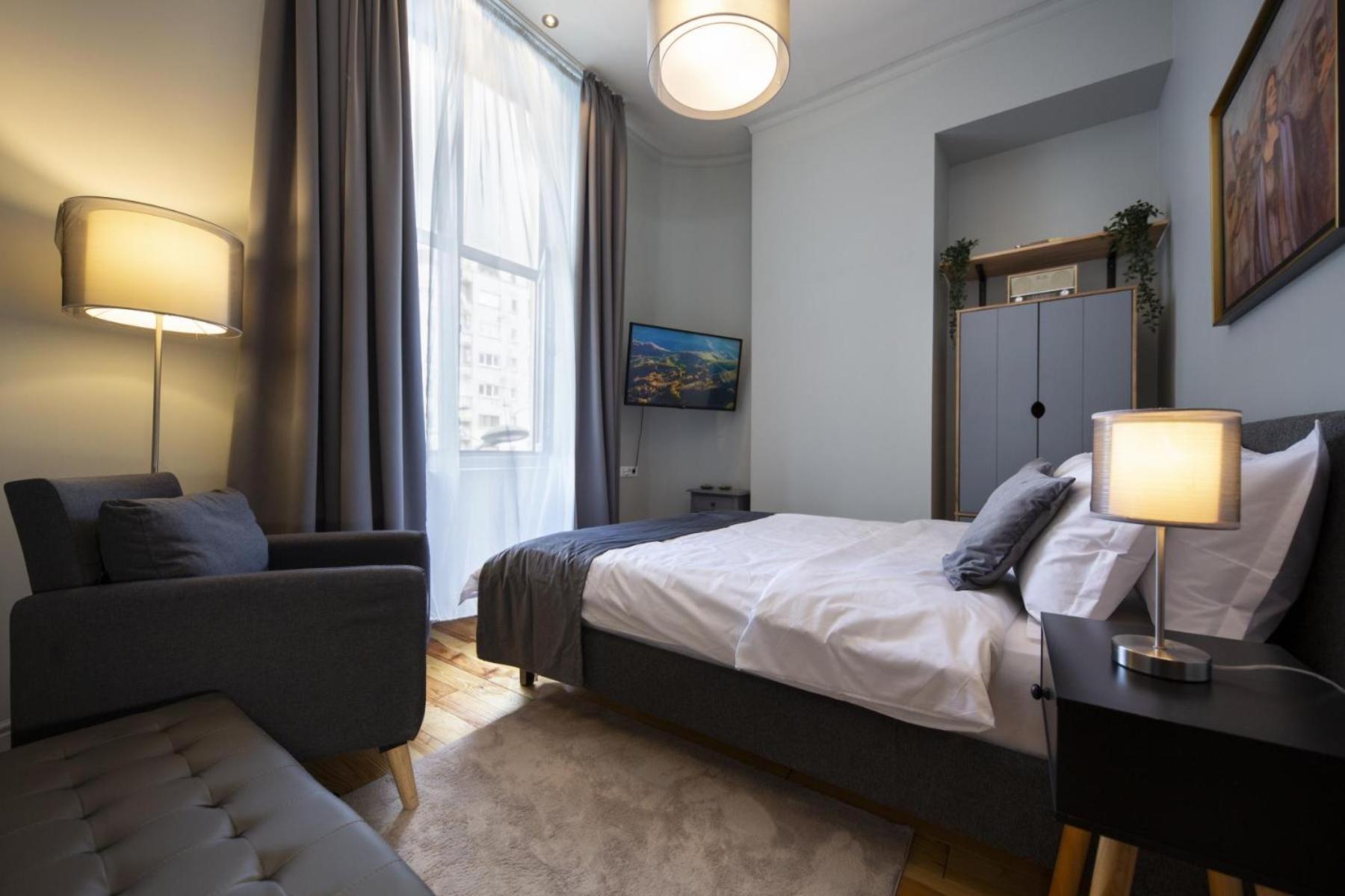 Athenaeum Spacious& Cozy 1Br Prime Location W Balcony Бухарест Экстерьер фото