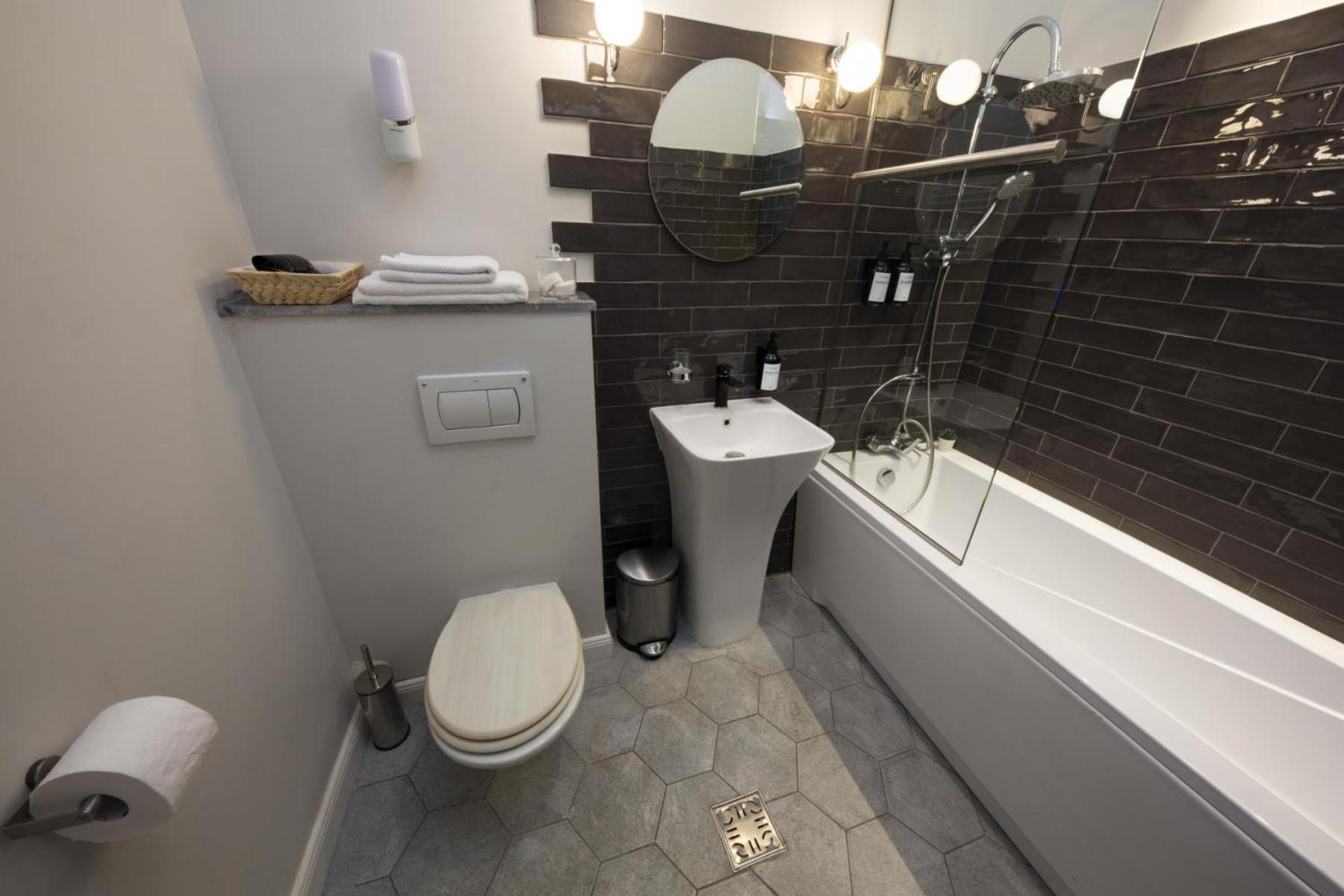 Athenaeum Spacious& Cozy 1Br Prime Location W Balcony Бухарест Экстерьер фото